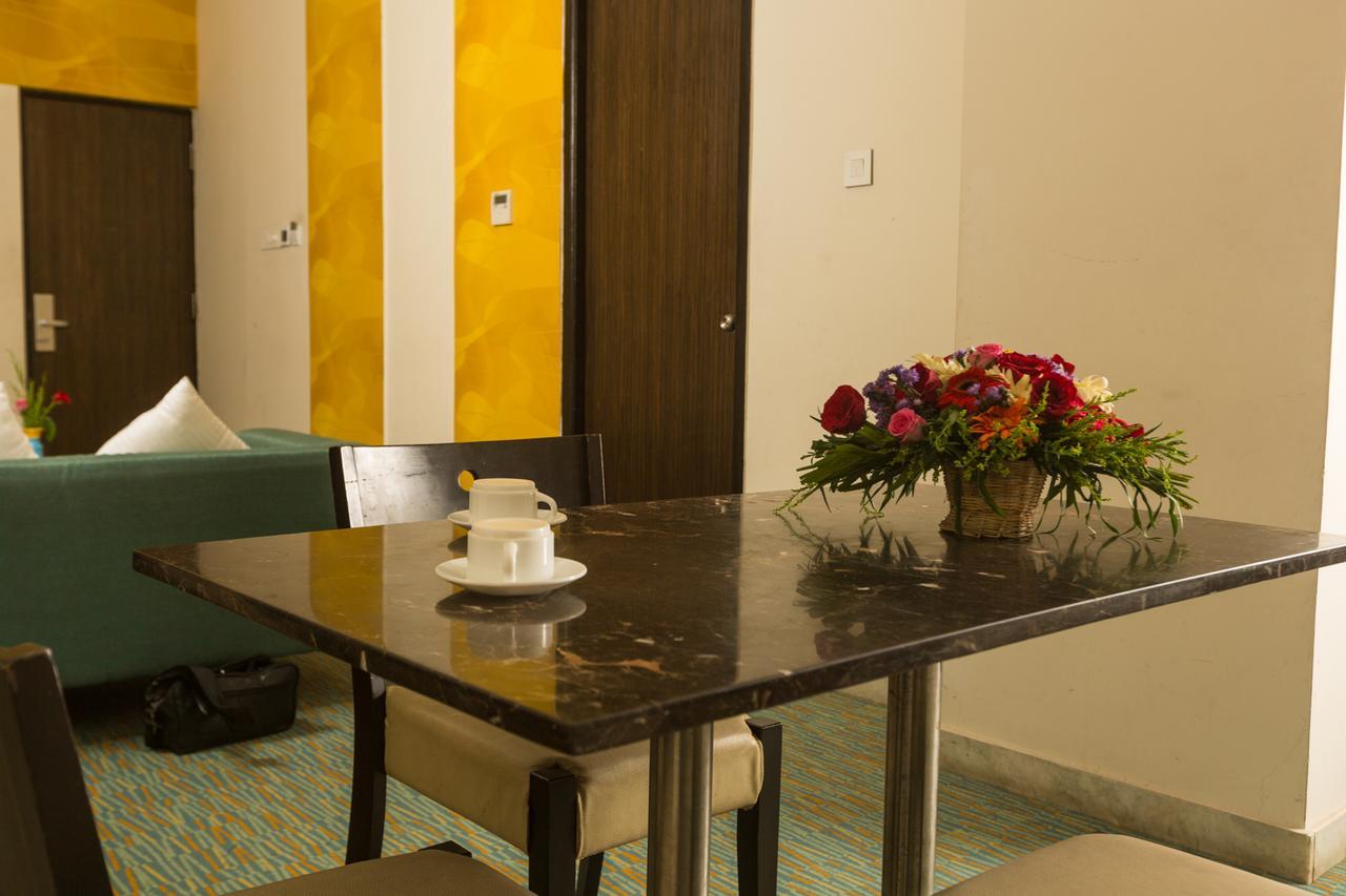 Siesta Star T. Nagar Hotel Ченай Екстериор снимка