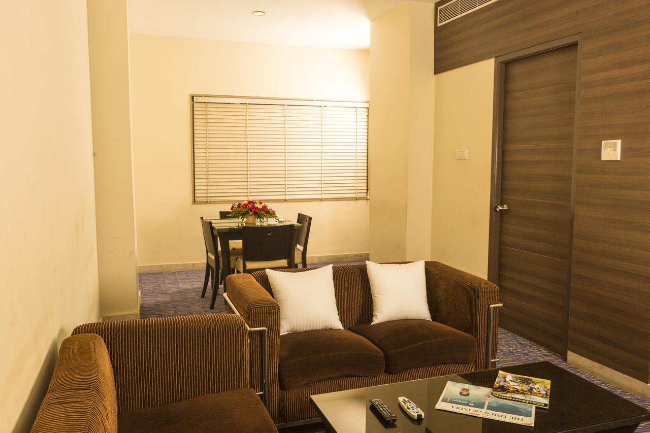 Siesta Star T. Nagar Hotel Ченай Екстериор снимка