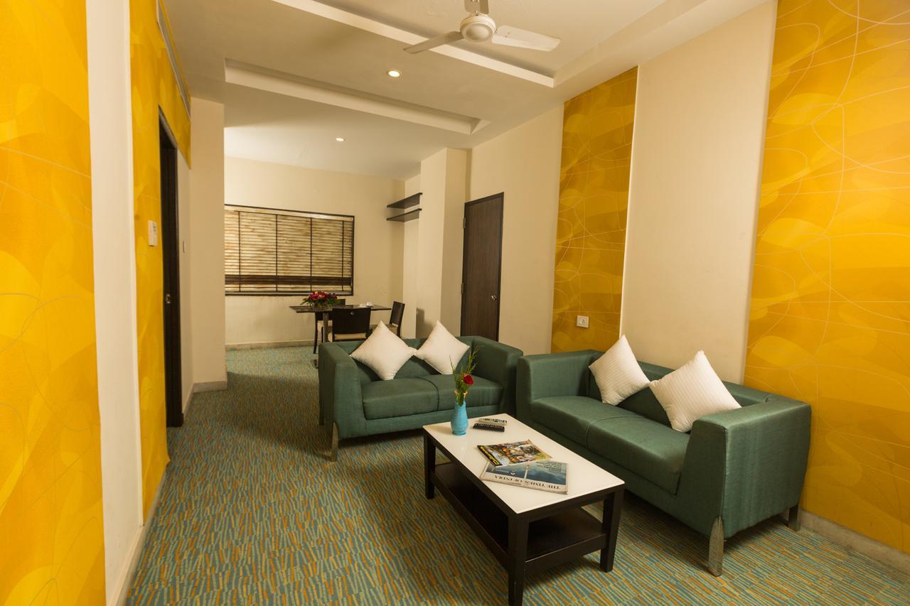Siesta Star T. Nagar Hotel Ченай Екстериор снимка