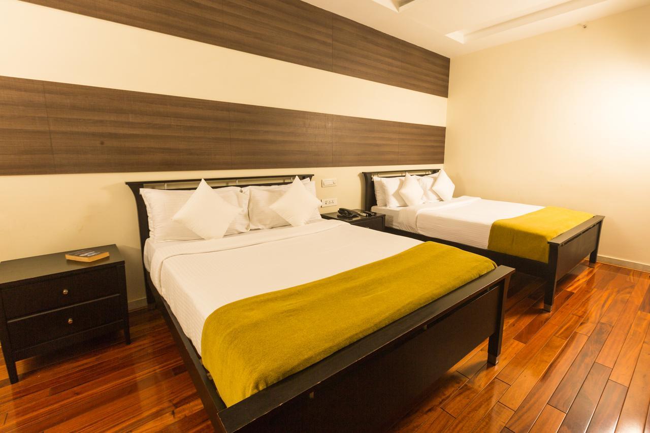 Siesta Star T. Nagar Hotel Ченай Екстериор снимка