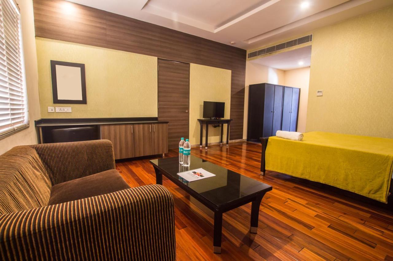 Siesta Star T. Nagar Hotel Ченай Екстериор снимка