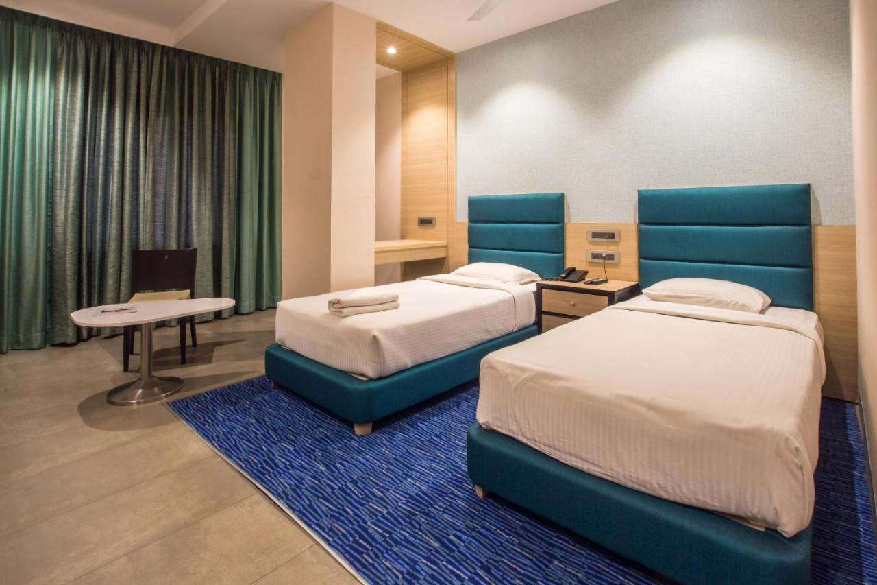 Siesta Star T. Nagar Hotel Ченай Екстериор снимка