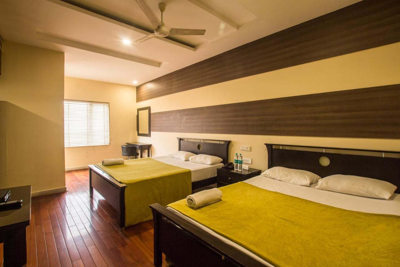 Siesta Star T. Nagar Hotel Ченай Екстериор снимка